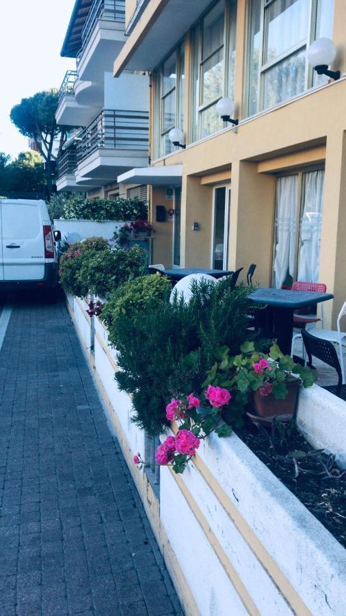Hotel Morri'S Rimini Exterior foto